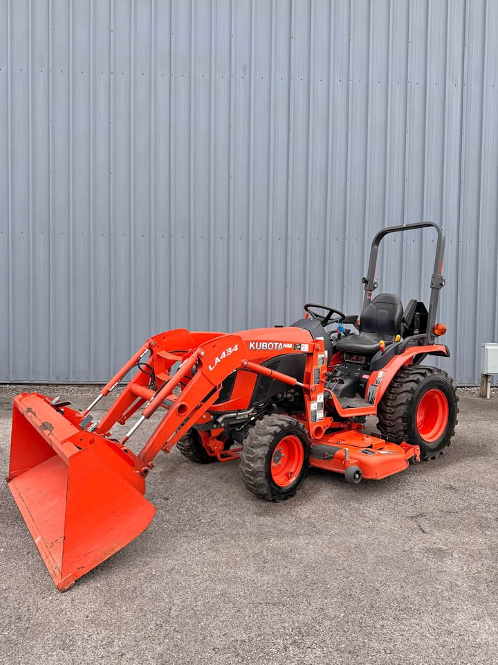 Kubota B2301 Compact Tractor