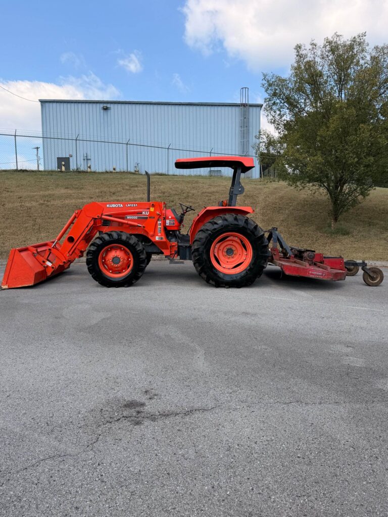 Kubota M9000